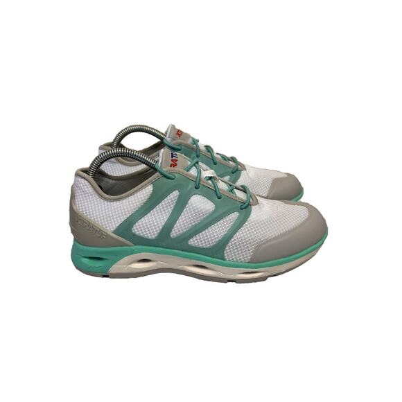 Xtratuf Shoes - Xtratuf Green White Sneakers Women’s Size 6 Spindrift Drainage water Shoe